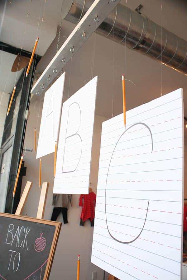 decorazioni-vetrina-per-la-scuola-e-back-to-school-di-MINI-MIOCHE