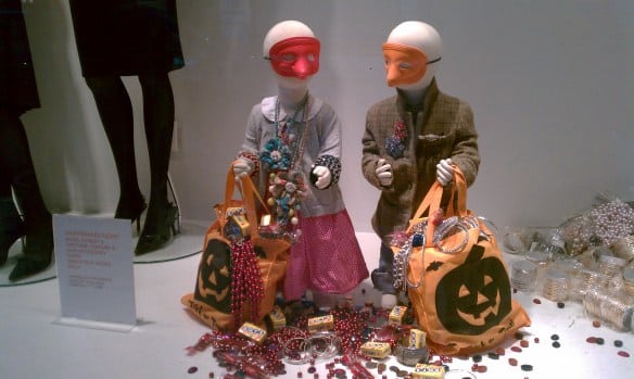 vetrine-halloween-allestimento-maschere